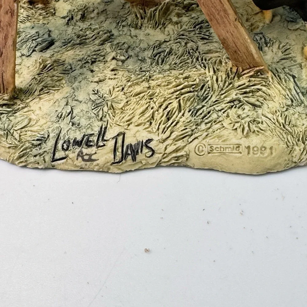 Lowell Davis (3) Chickens She Lay Low, Peep Show Chicks, Goldie And Peeps Schmid